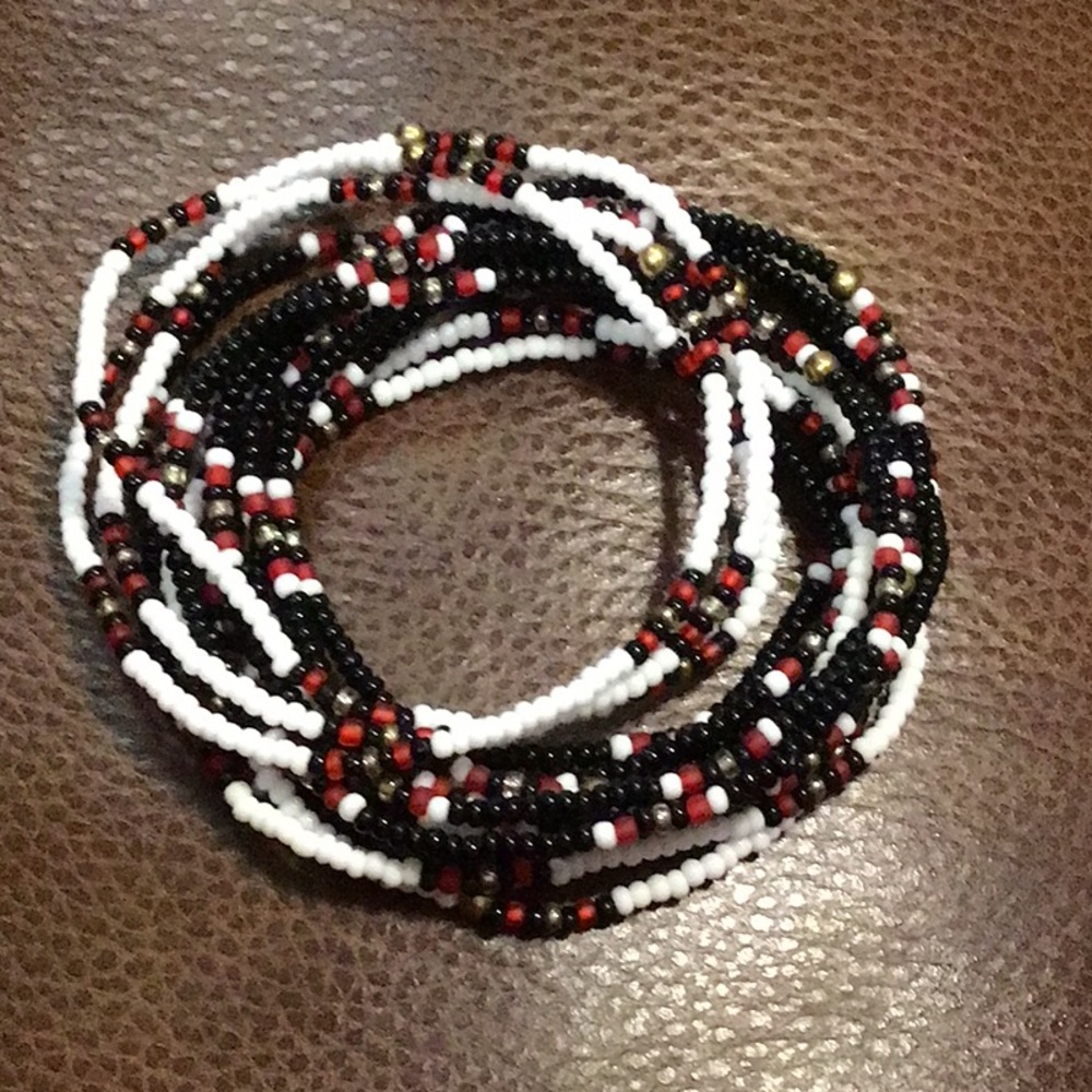 NWOT, BEADED BRACELET SET. BLACK,WHITE,RED & GOLD STRETCH,LIGHTWEIGHT,COMFY